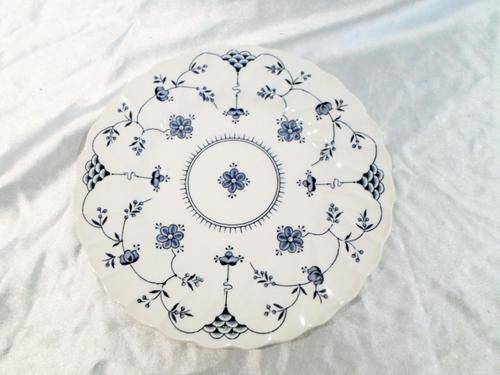 Myott Finlandia porcelain  side  plate - quite nice - Bid now !!